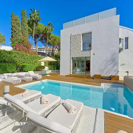 فيلة Spacious For 12 In Puerto Banus *