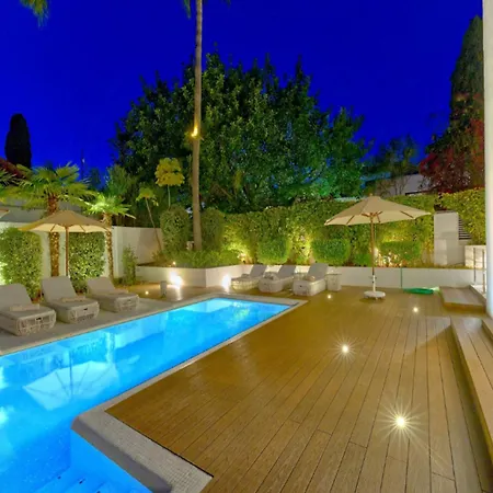 فيلة Spacious For 12 In Puerto Banus ماربيا
