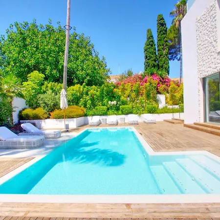 فيلة Spacious For 12 In Puerto Banus ماربيا