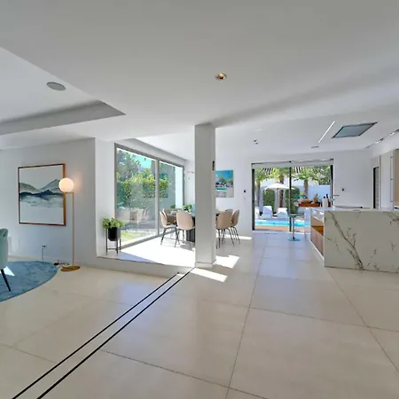 Spacious For 12 In Puerto Banus فيلة ماربيا