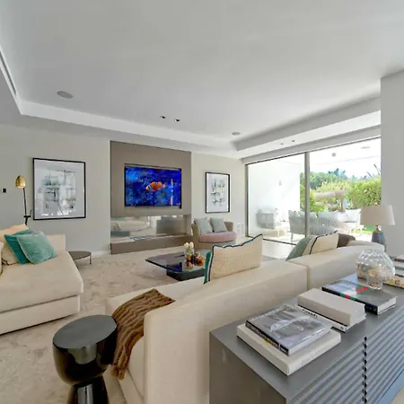 Spacious For 12 In Puerto Banus فيلة ماربيا