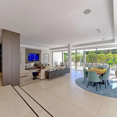 Spacious For 12 In Puerto Banus فيلة ماربيا