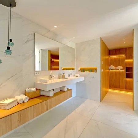 Spacious For 12 In Puerto Banus فيلة ماربيا